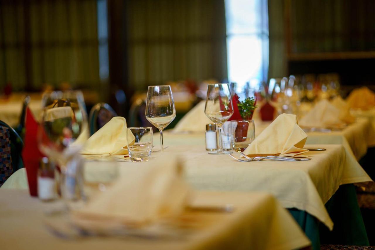 Hotel Cepina Albergo Incantato Valdisotto Bagian luar foto